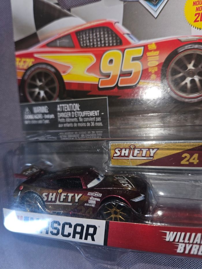 Voiture cars mattel Disney Pixar Cars metal neuve série nascar 24 William Byrev - photo numéro 2