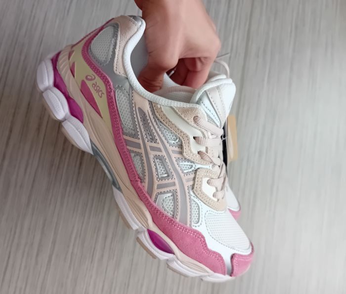 Chaussure asics gel nyc rose