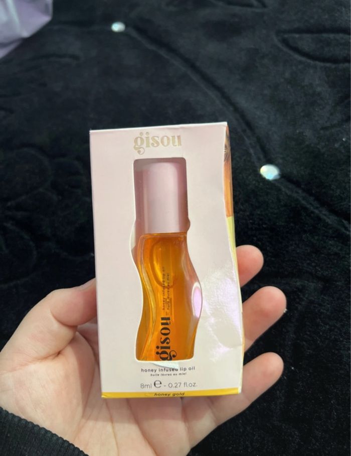 Huile a lèvre gisou