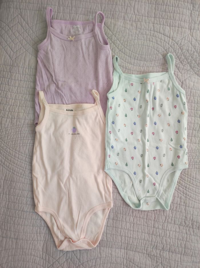 Lot de trois bodies bébé