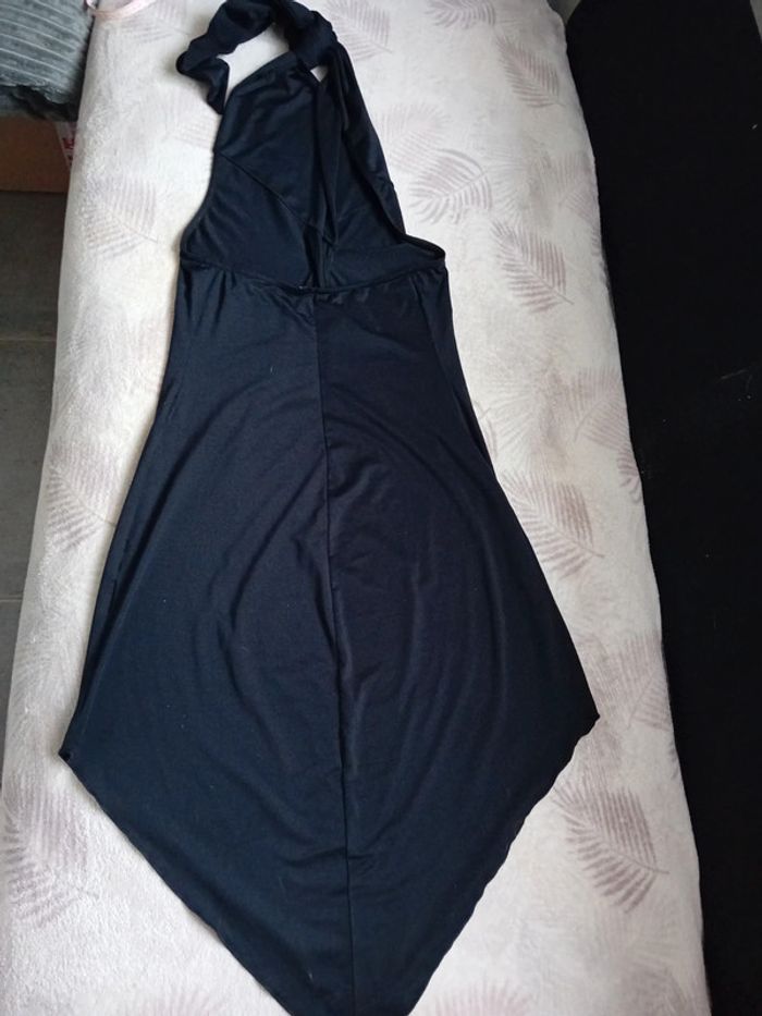 Robe Qui se Noue au cou et Dos nu - photo numéro 4