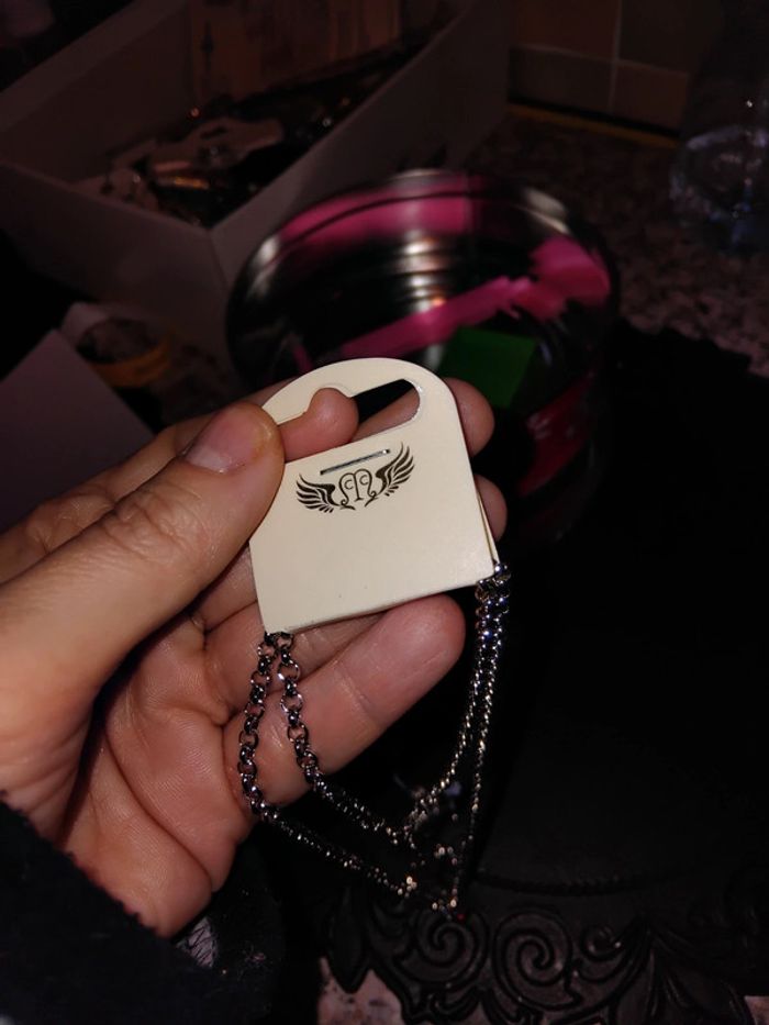 Collier pendentif caméléon avec pierre - photo numéro 3