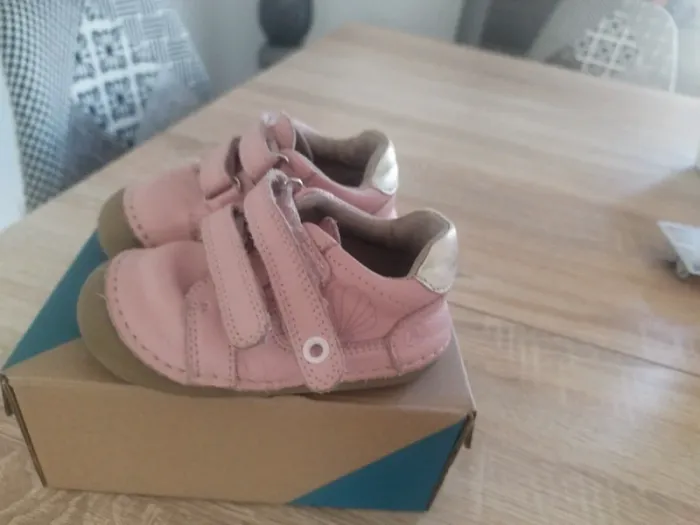 Chaussures bébé rose a scratch - photo numéro 5