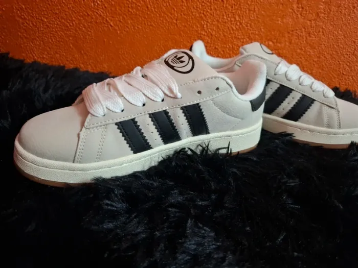 Jolie adidas campus neuve