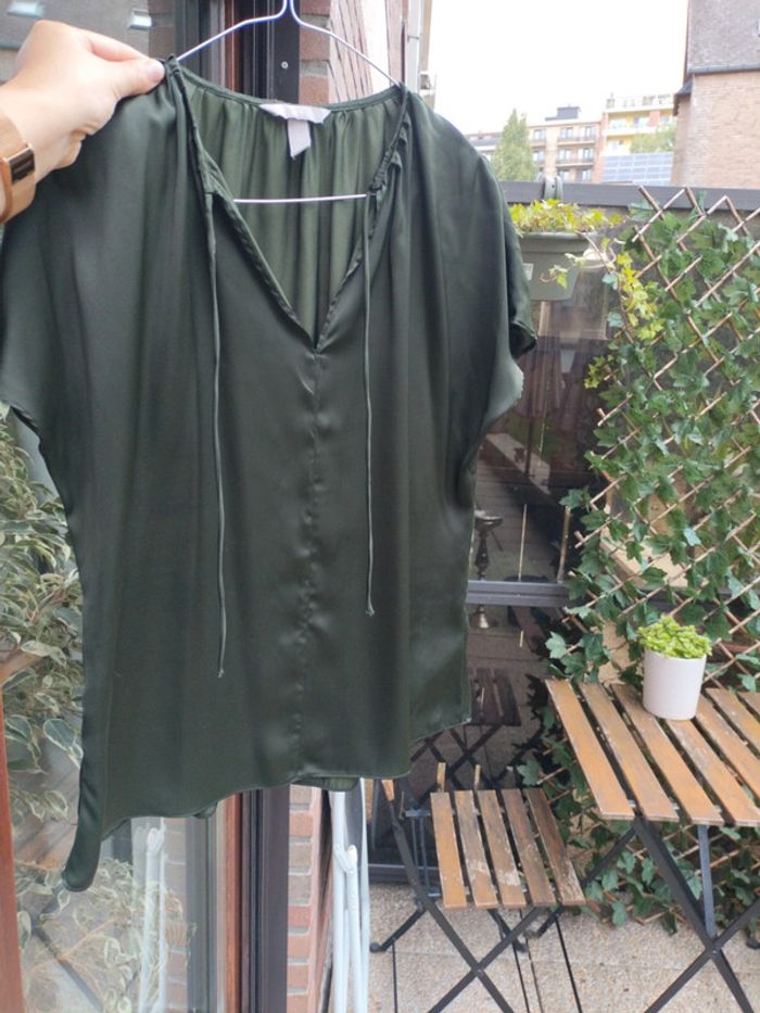 Blouse kaki satin Oversize - photo numéro 4