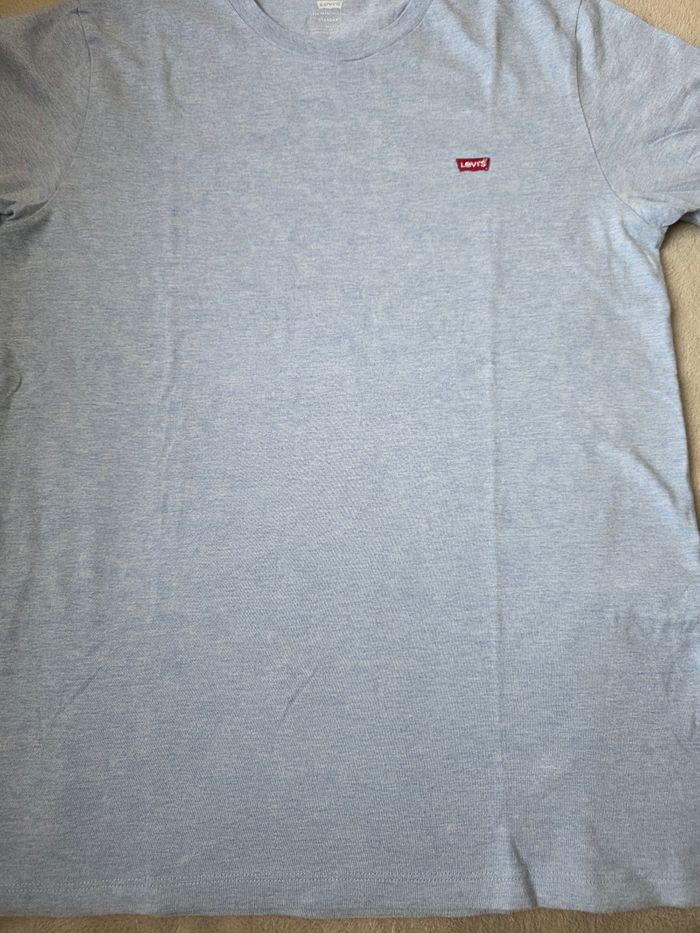 T-shirt  levi's taille m - photo numéro 4