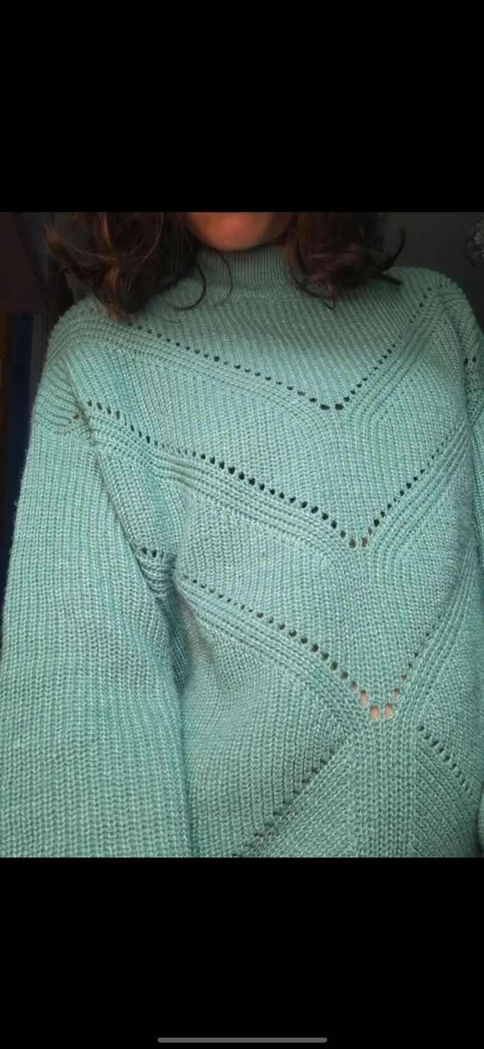 Pull vert ajouré - photo numéro 2