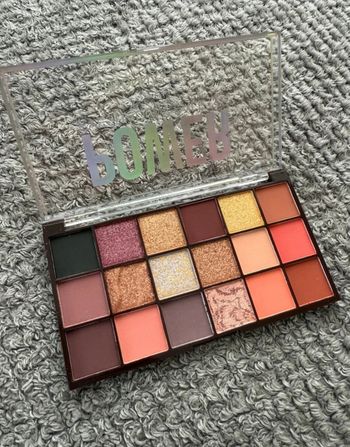 Palette de 18 fard à paupières