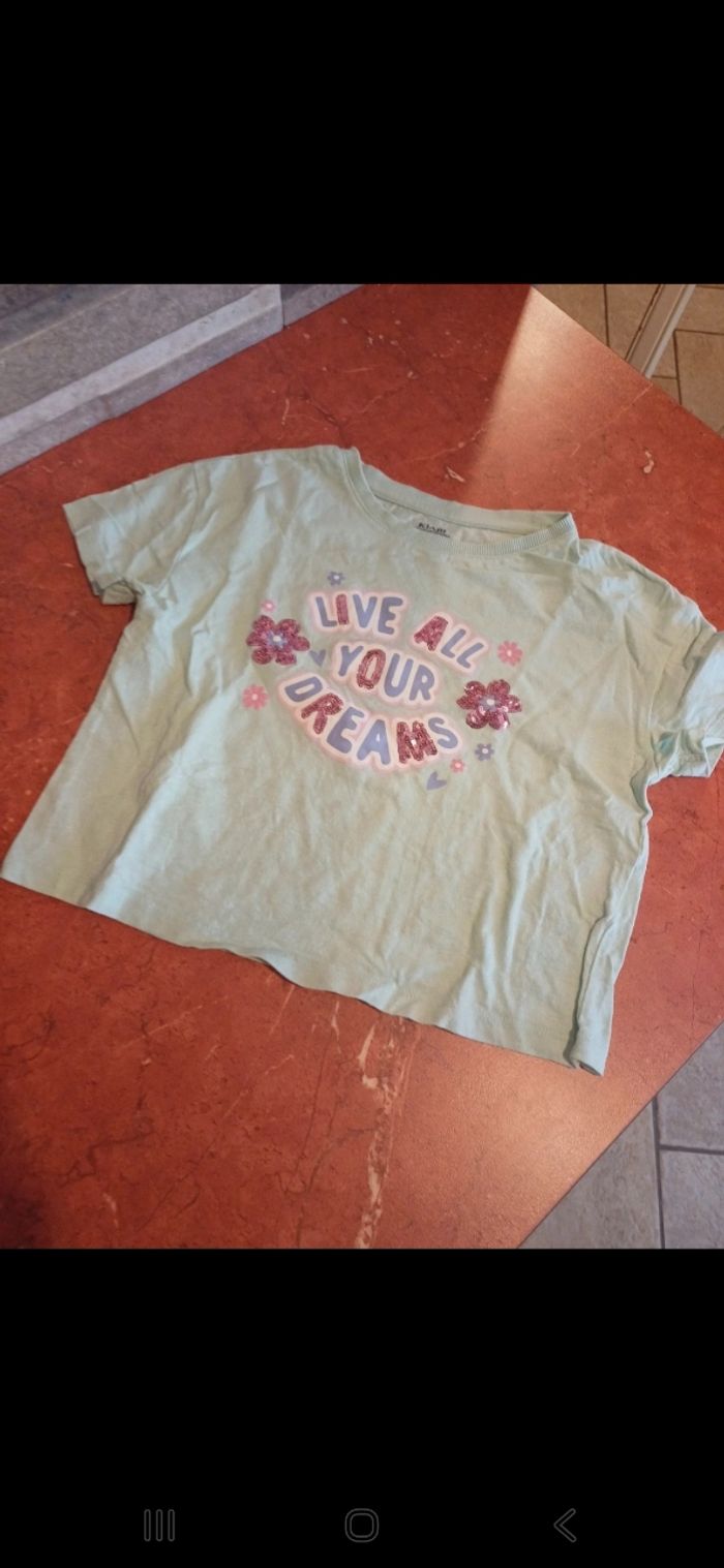 T.shirt fille taille 8 ans