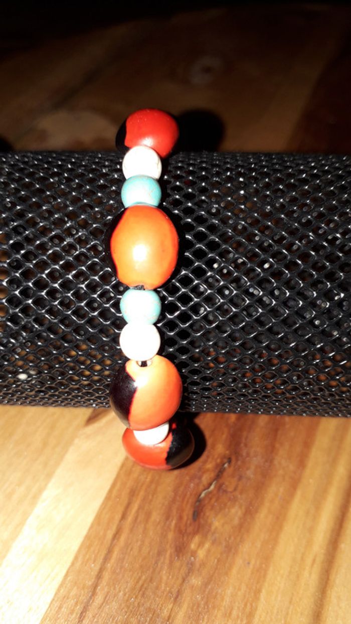 Bracelet graines du Costa Rica et turquoises blanches et bleues - photo numéro 2