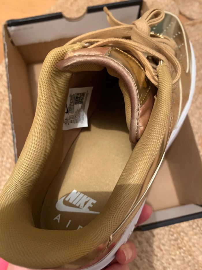 Magnifique baskets Nike Air Force 1 Gold Metallic  | Sneakers collector en 42,5 - photo numéro 13