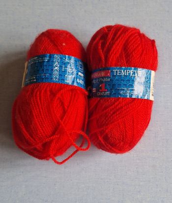 2 pelotes de laines phildar rouges