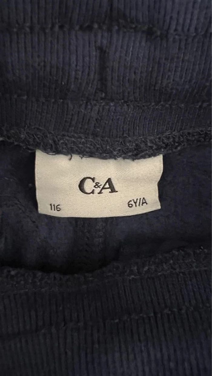 Pantalon de jogging en parfait état taille 6 ans 85%coton marque C&A couleur marine - photo numéro 5
