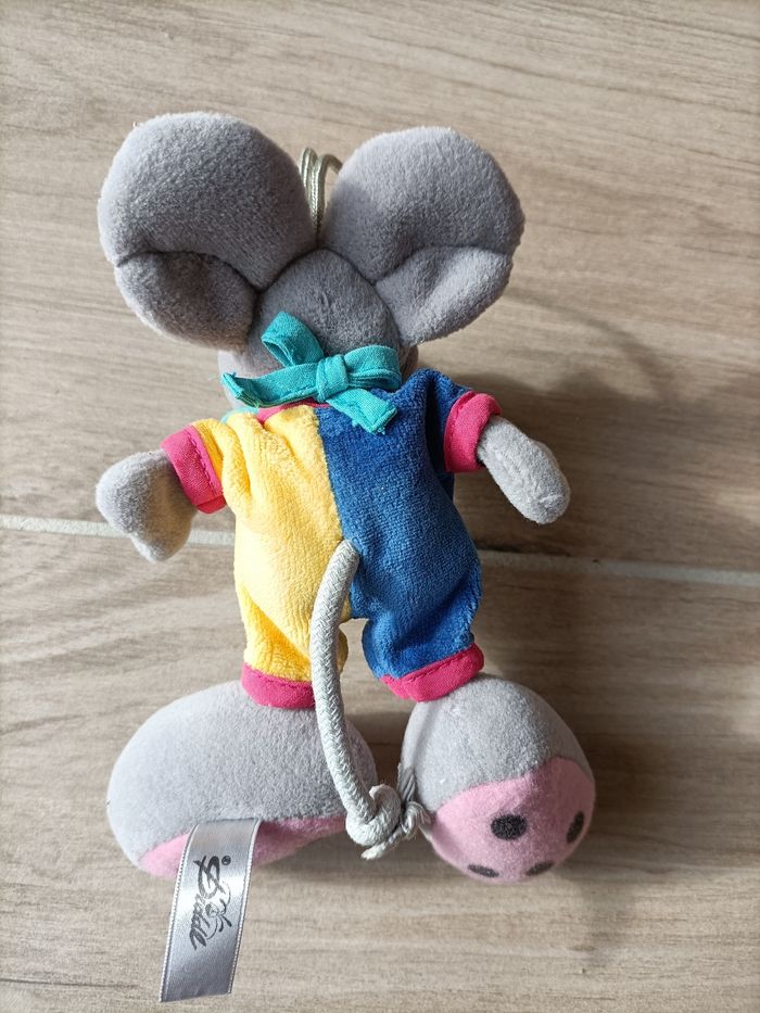 Petite peluche Diddl 17 cm bébé gris avec bavoir et tétine ventouse vintage comme neuf - photo numéro 3