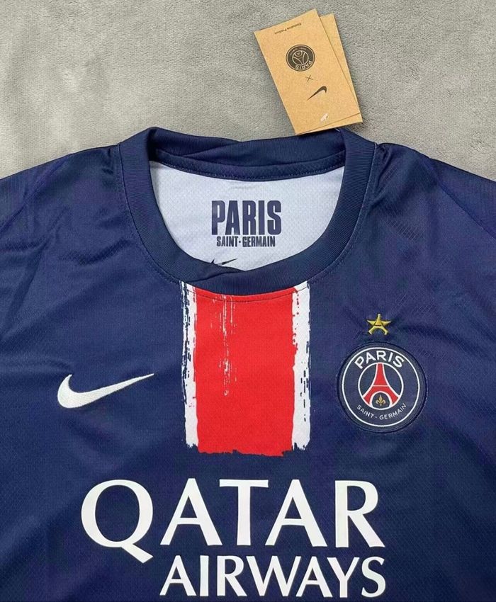 Maillot PSG avec étoile - photo numéro 2