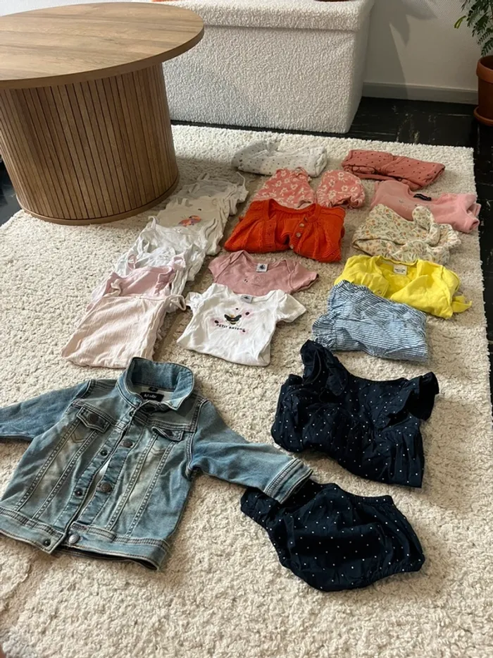 Lot vêtement fille 9mois
