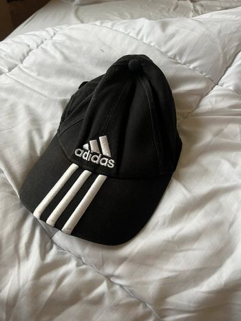 Casquette adidas très bon état