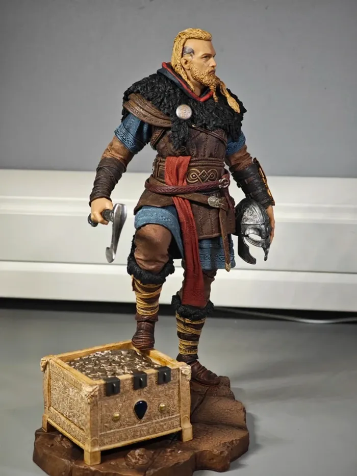 Figurine Assassin's Creed Valhalla : Eivor 25cm Officielle Ubisoft neuve - photo numéro 7