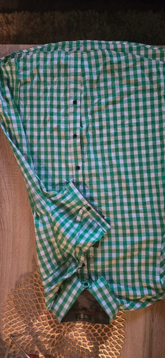 Chemise a carreaux manches courtes taille L - photo numéro 4