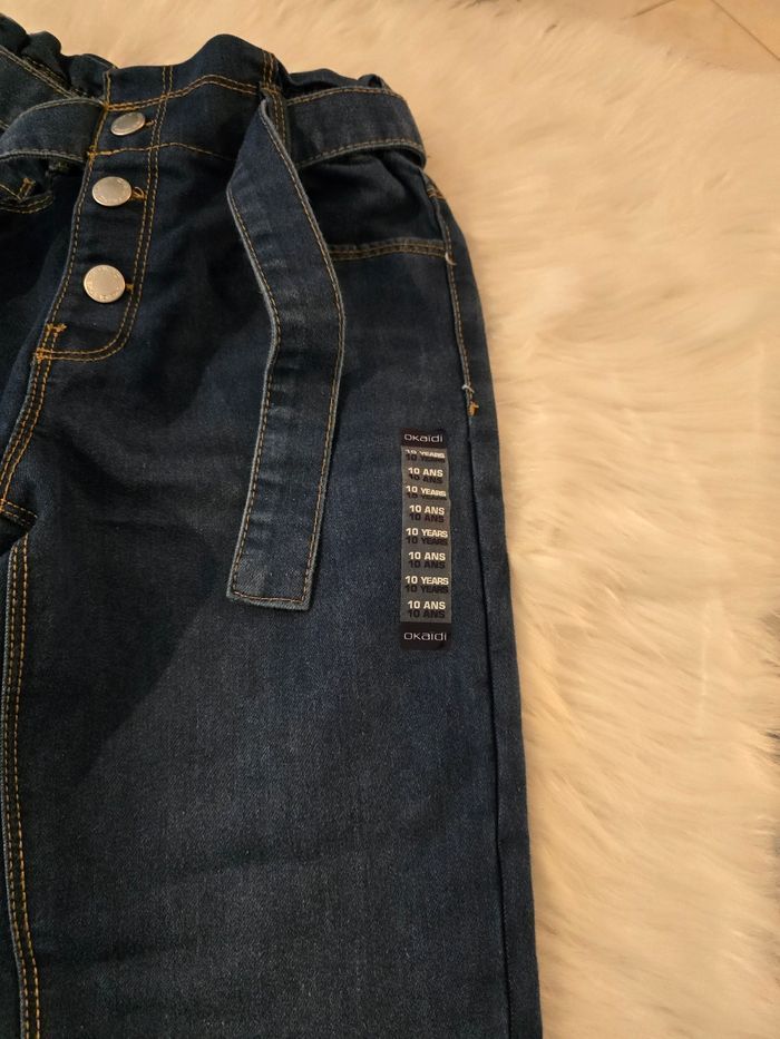 Neuf (non porté) 🏷😍🥰🩷superbe Jeans mom 10 ans fille🩷🩷😍🤩 - photo numéro 3