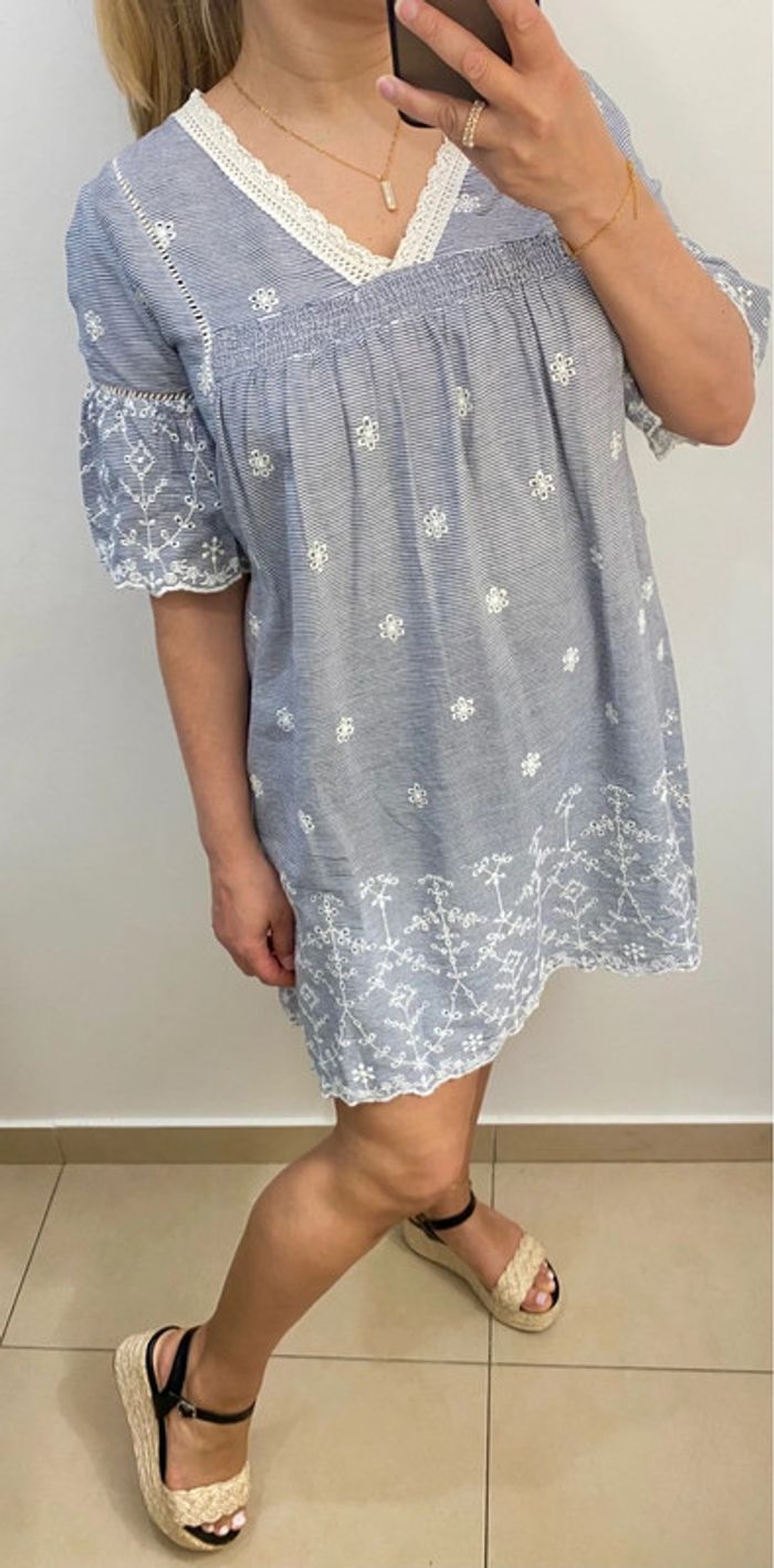 Petite Robe Courte ZARA Rayée Avec Broderie Taille M - photo numéro 6