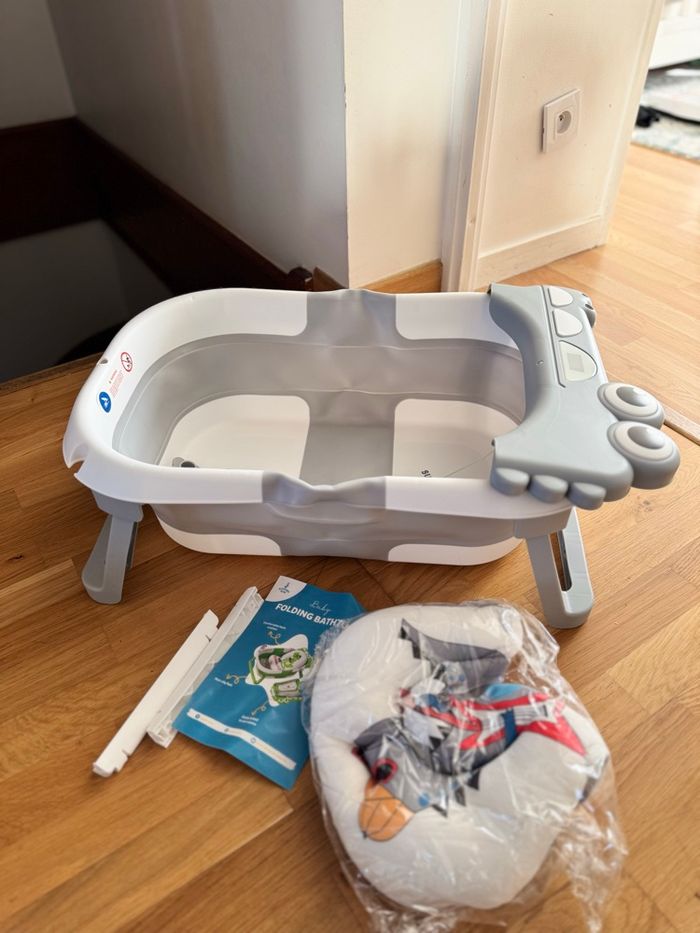 Baigneur pliable bébé avec coussins de bain et thermomètre