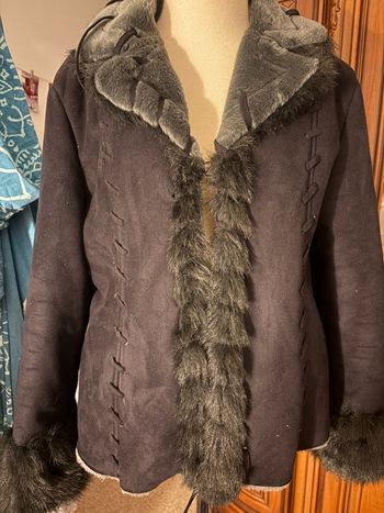 Veste fourrure taille 44 comme neuve