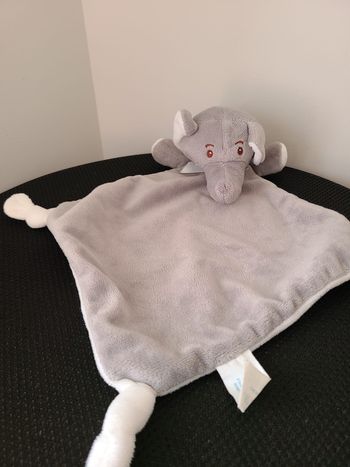 doudou éléphant