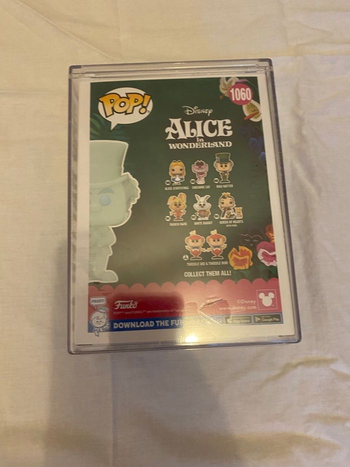 Funko Pop! Mad Hatter Glow in the Dark – Alice in Wonderland -#1060 - photo numéro 5