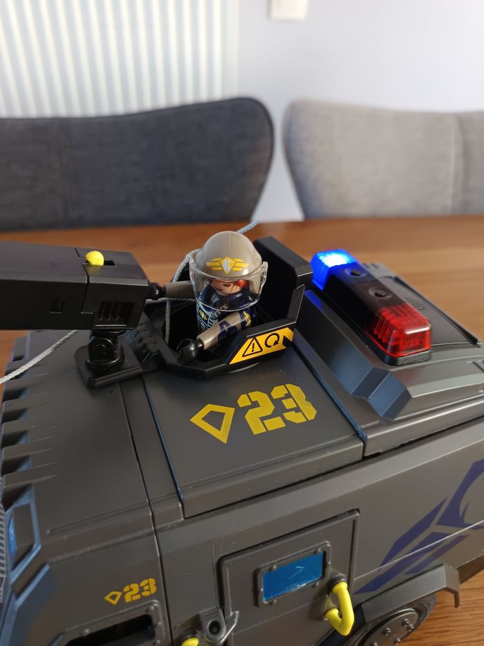Véhicule d'intervention forces spéciales Playmobil - photo numéro 2