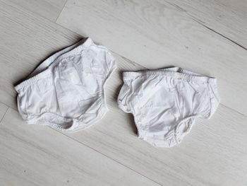 Vêtement bébé fille 2 shorts culottes blancs 12 mois 1 à Obaïbi
