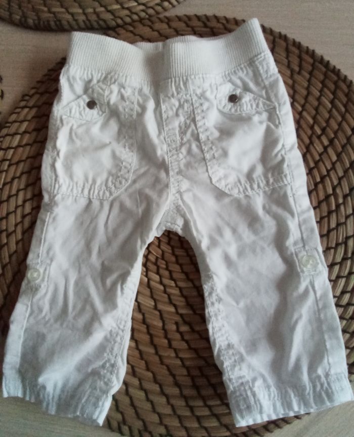 Lot pantalon+ bermuda + tee shirt + chapeau Obaibi taille 3 mois - photo numéro 6