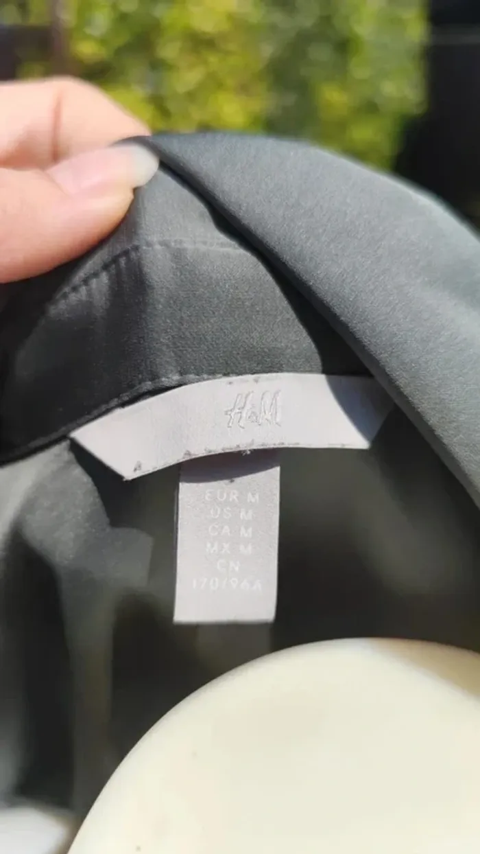 Chemise vert foncé satinée T38 - H&M - photo numéro 8
