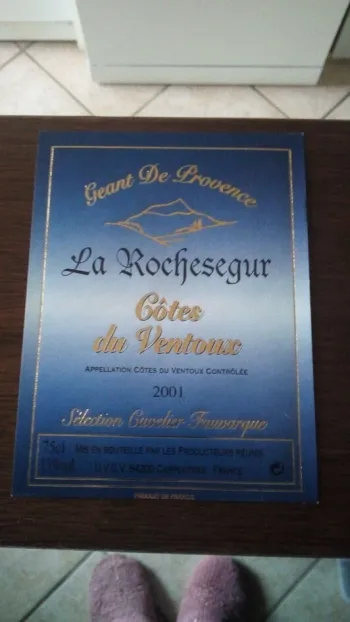 étiquette de vin la rochesegur côte du Ventoux 2001 neuve -