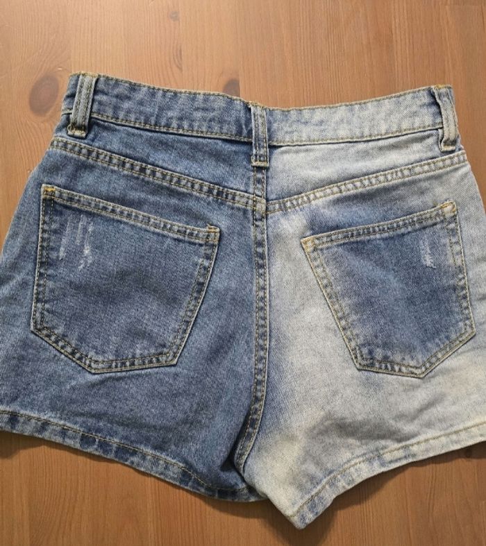 😍🤩 Short en jeans femme taille 34(14ans ) 🤩😍 - photo numéro 2