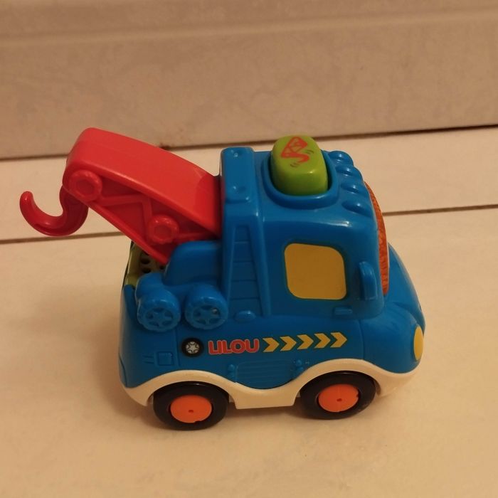 Tut Tut bolide Lilou dépanne tout - photo numéro 2