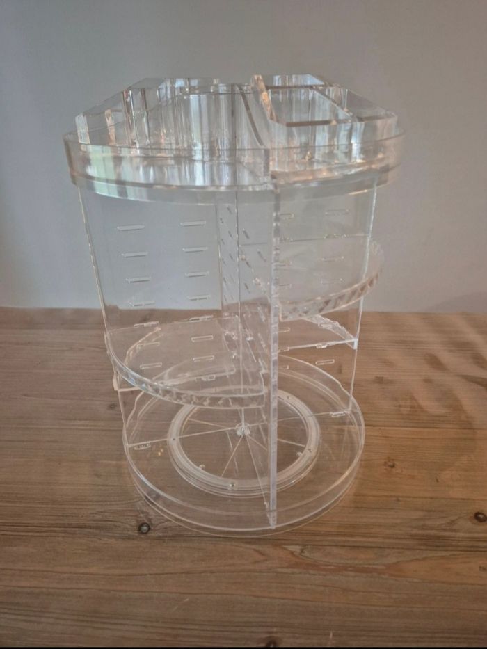 Rangement maquillage rotatif