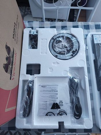 Écran Ordinateur PC moniteur Viewsonic neuf dans son carton 22 pouces