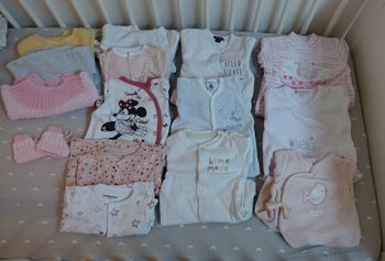 Lot vêtements naissance fille
