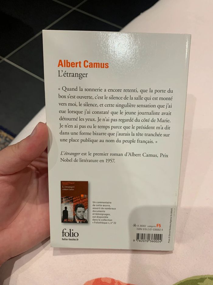 Albert Camus L’étranger - photo numéro 2