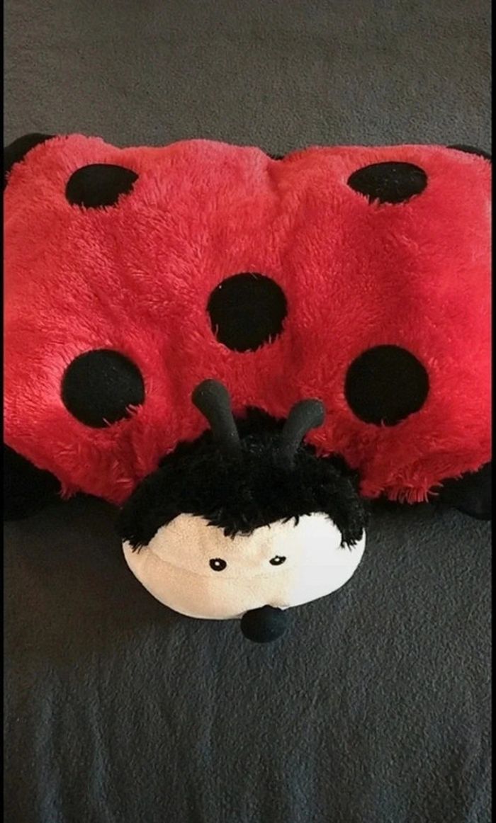Coussin transformable en peluche coccinelle 40x40 cm - photo numéro 2