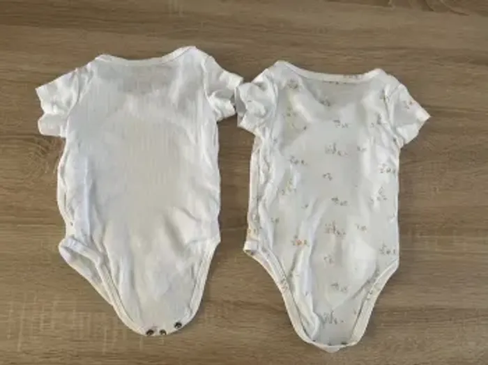 Lot de 2 bodies - photo numéro 2