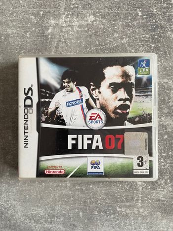 Jeu pour Nintendo DS, EA sports Fifa 07 en français.