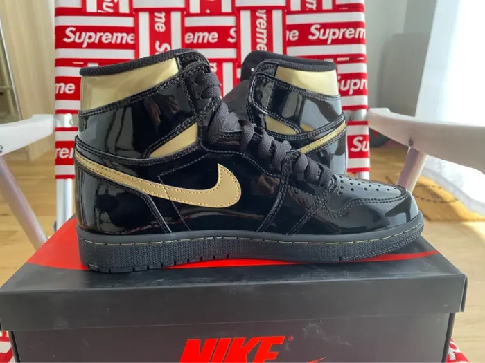 Jordan 1 retro high og black metallic gold - photo numéro 12