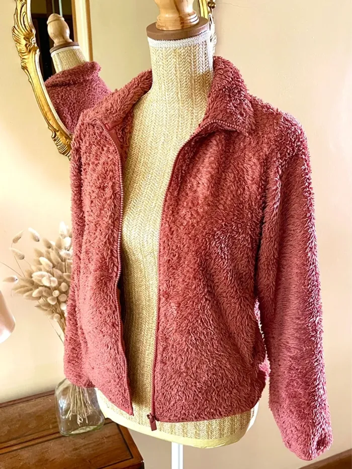 sublime Veste zippee pilou molletonnee douce couleur rose foncee  Uniqlo taille XS - photo numéro 11