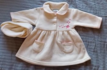 Robe hiver avec son bonnet 6 mois neuf