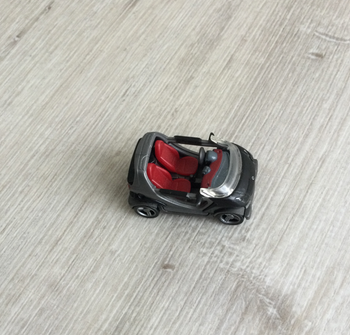 Voiture smart miniature en plastique