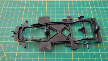 Châssis inférieur pièce détachée miniature Bburago Burago Chevrolet Corvette 1957 1/24 1/24e 1/24ème