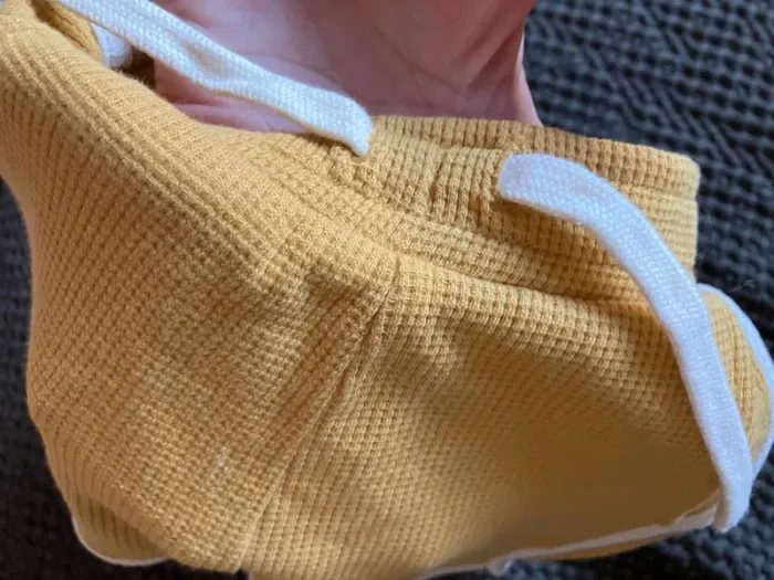 Short jaune moutarde - photo numéro 5
