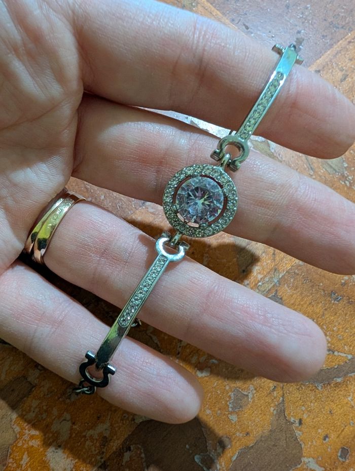 Bracelet neuf argenté